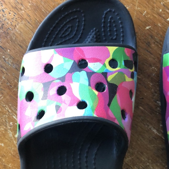CROCS SLIDES Women’s, size 6, multi-color - Picture 2 of 7